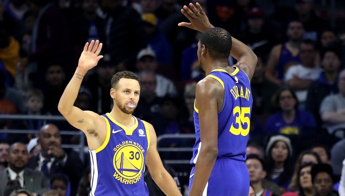 爱游戏体育赛事直播逆转之夜！勇士最后时刻连续得分取胜，运行最后.的简单介绍