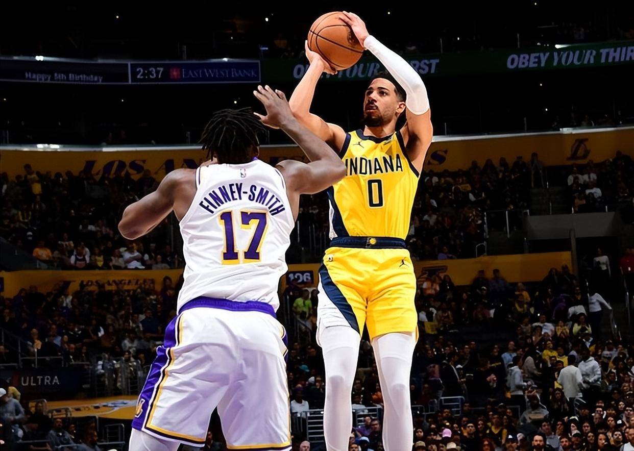 爱游戏体育app湖人王牌球员创赛季得分新高,媒体热捧,法律资料你们.