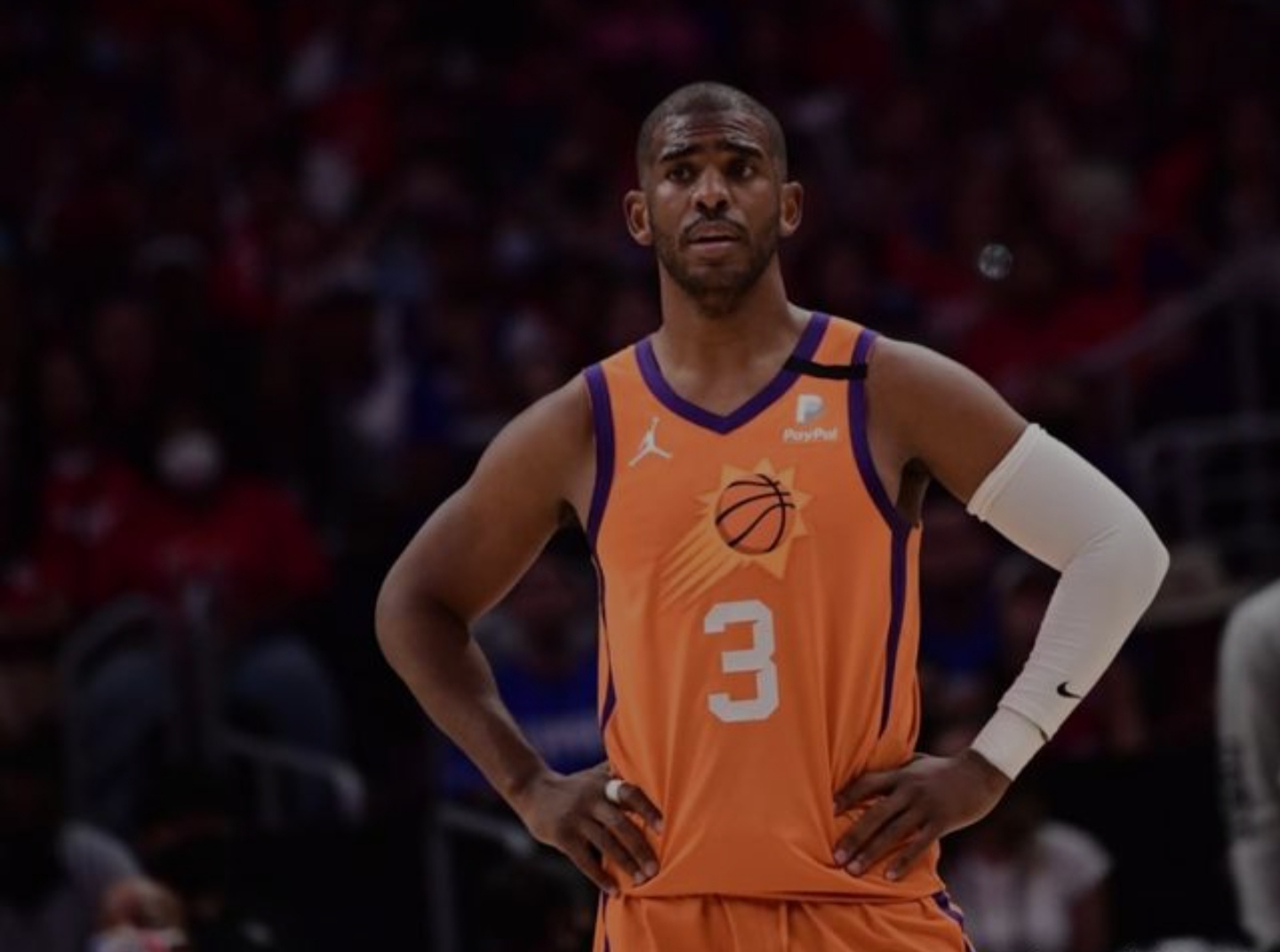 爱游戏体育注册德罗巴在TL比赛中夺冠，出色防守引发热议！