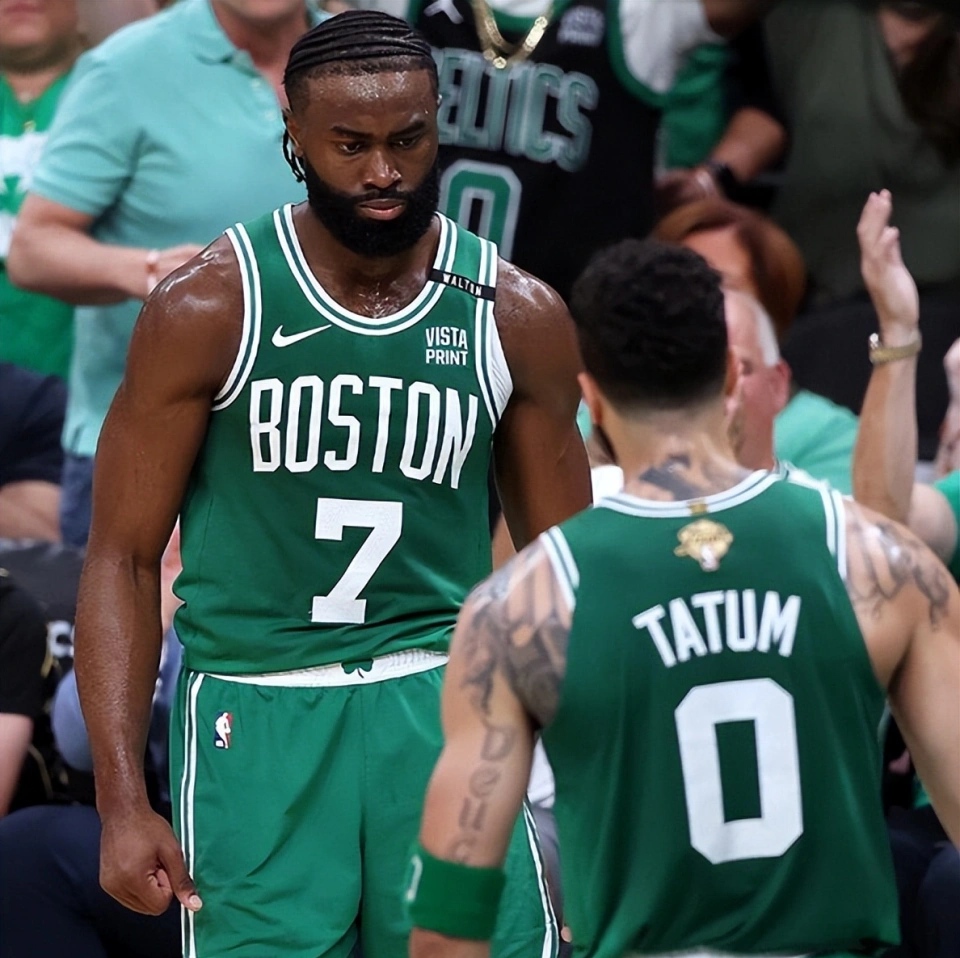 AYX SPORTS包含塔图姆意外战胜独行侠,表现优异引爆全场!的词条