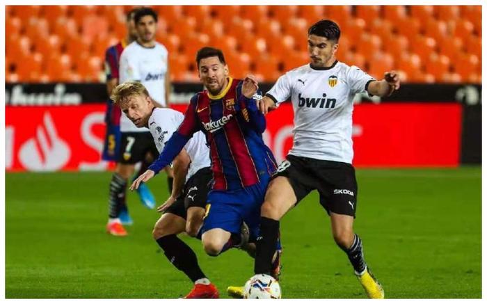 爱游戏体育app包含莱万多夫斯基重要时刻出色发挥,TES带队取胜!的词条